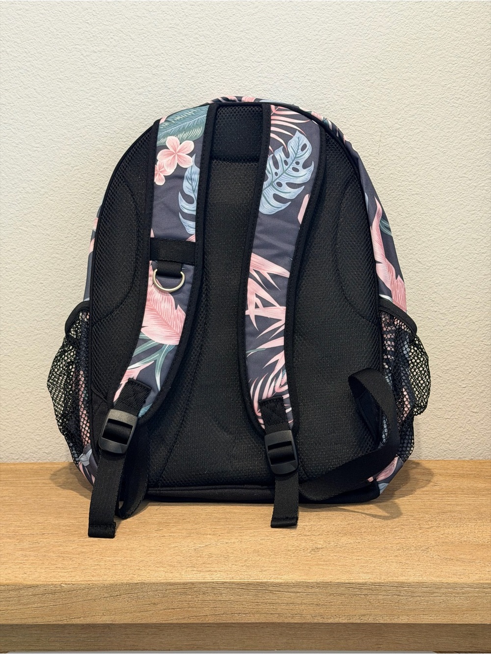 Pottery Barn Kids/ Teen Tropical Leaf Backpack - Picture 2 of 3